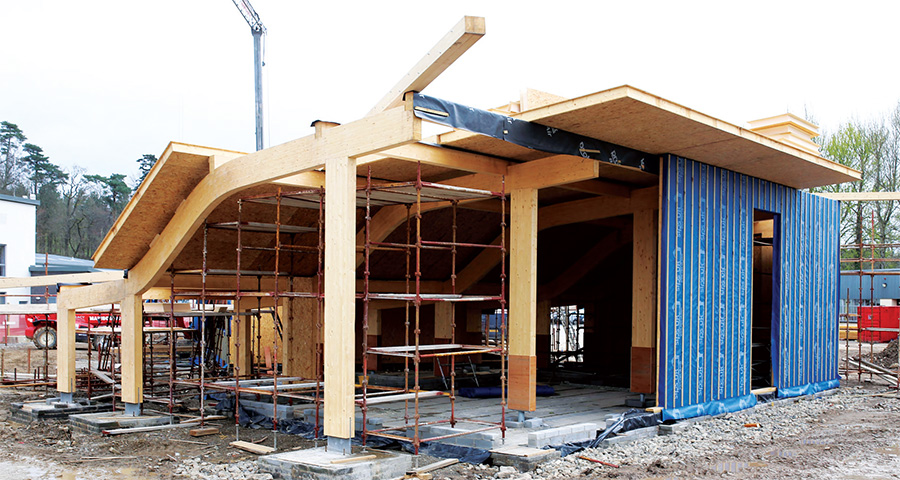 The building was constructed from a factory-built timber frame system insulated with polyurethane, with a Quinn Lite subfloor, while the ground floor features 250mm of Kingspan TF70 insulation under the concrete screed