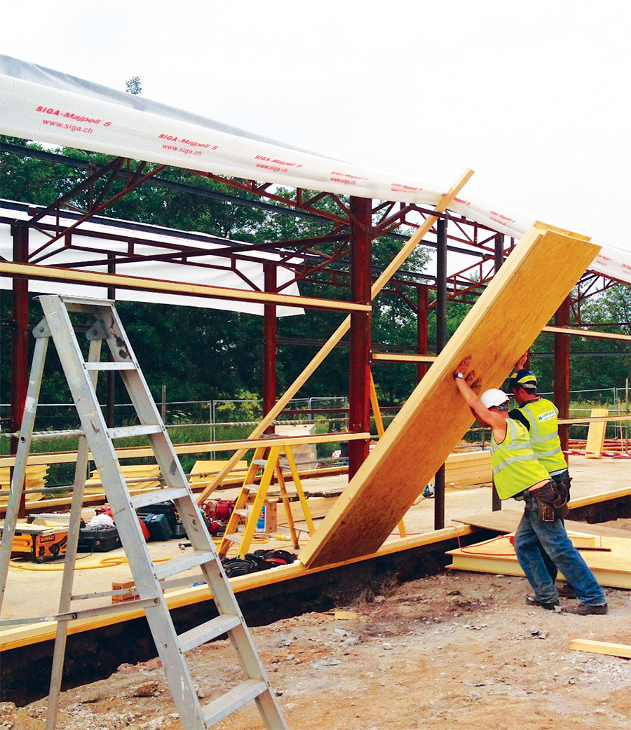 Erection of the Kingspan Tek structural insulated panels