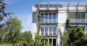 Passive house turns 30